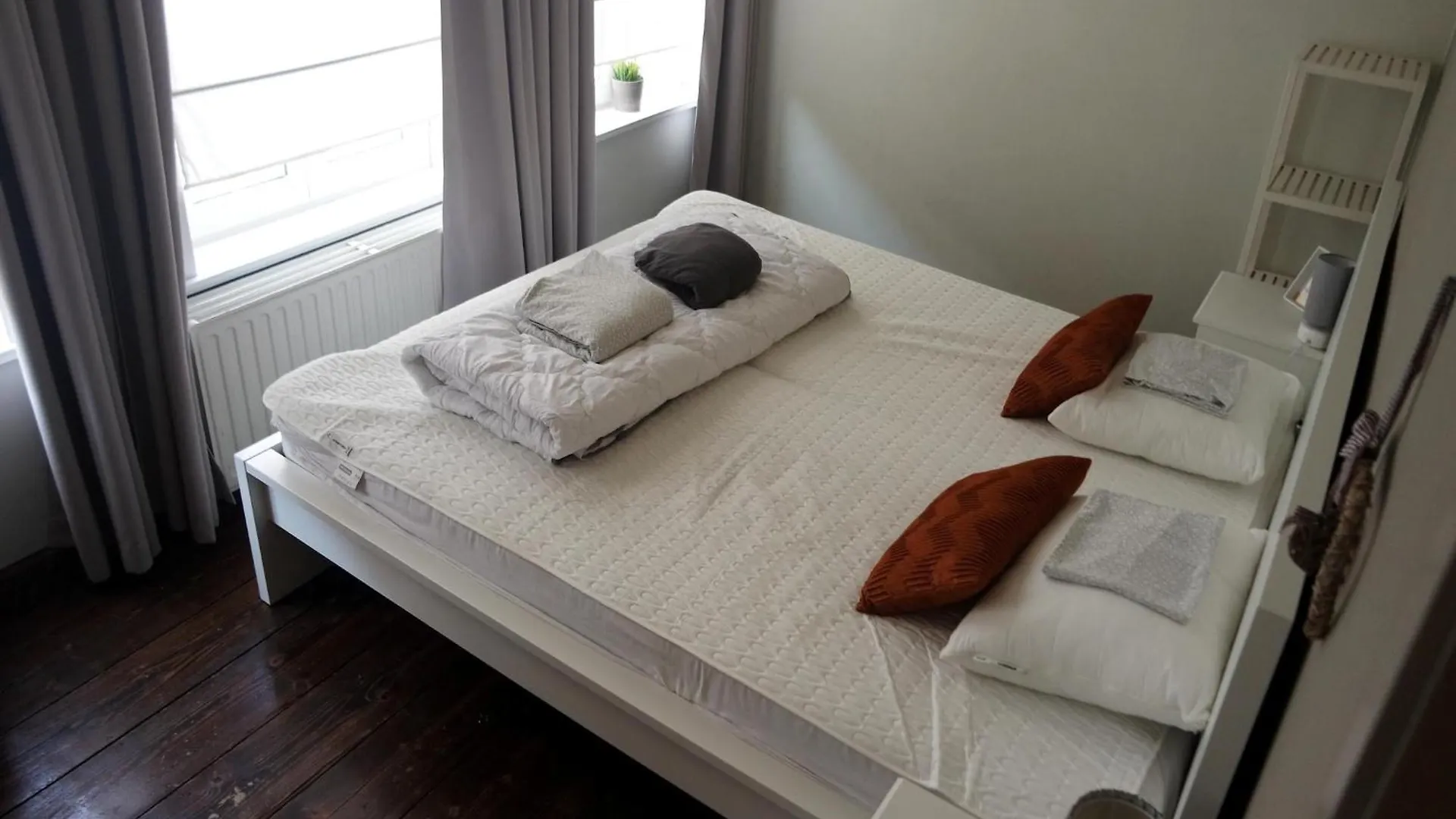 Town House With View Over The 3 Towers Of Bruges, Cleaning Included Bruges