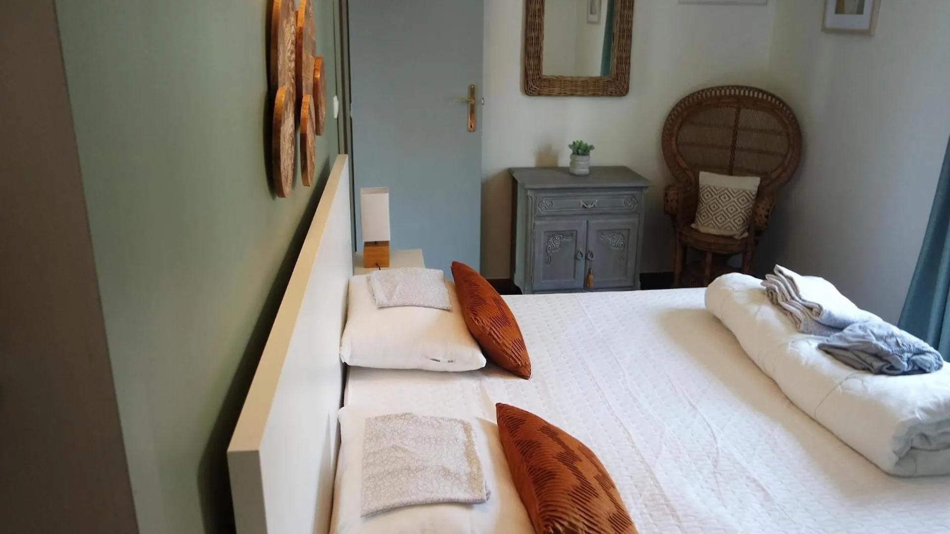 Hébergement de vacances Town House With View Over The 3 Towers Of Bruges, Cleaning Included Belgique