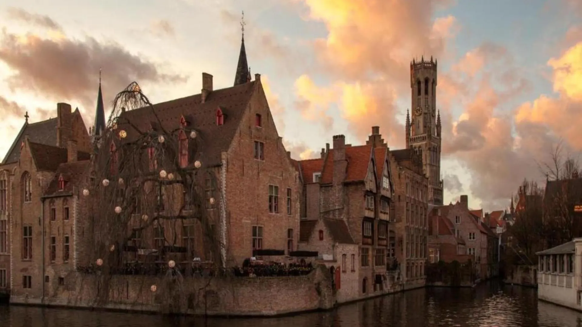 Town House With View Over The 3 Towers Of Bruges, Cleaning Included Belgique