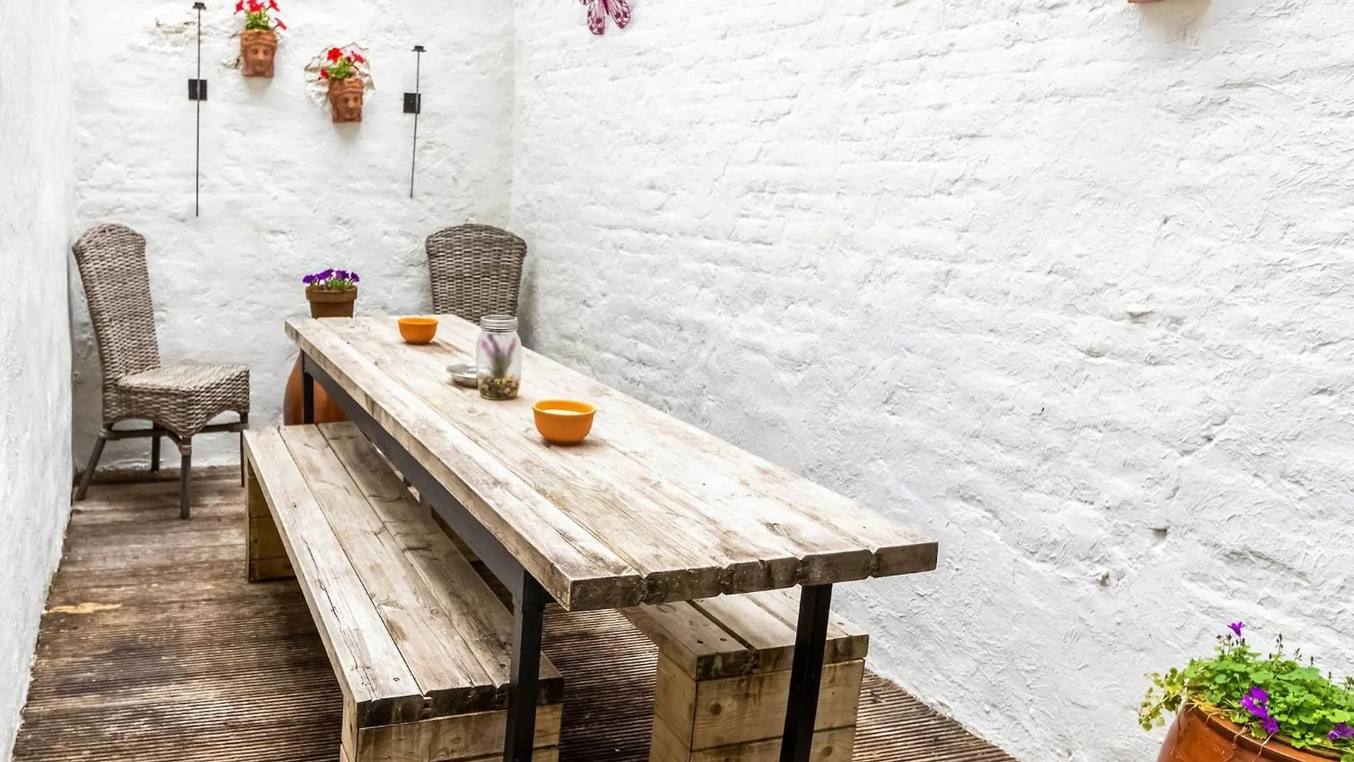 Town House With View Over The 3 Towers Of Bruges, Cleaning Included 0*, Брюгге Бельгия