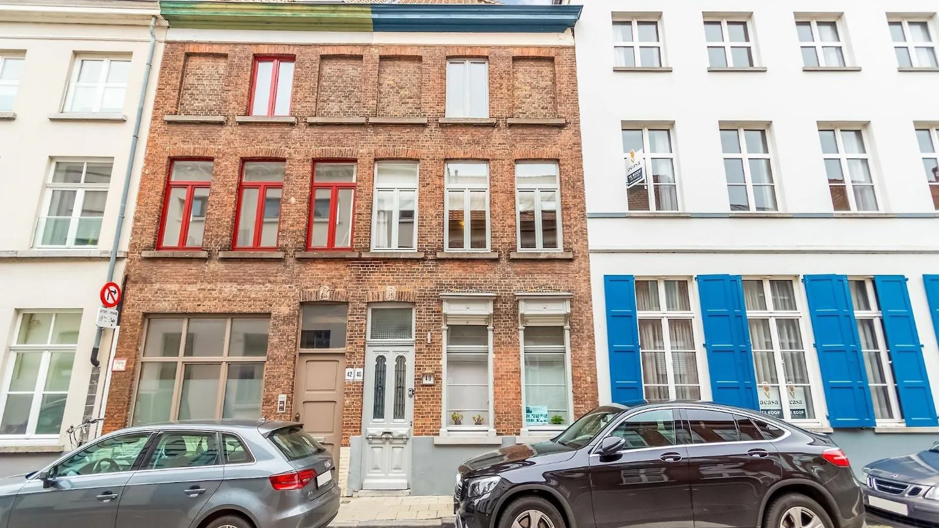 Town House With View Over The 3 Towers Of Bruges, Cleaning Included Бельгия