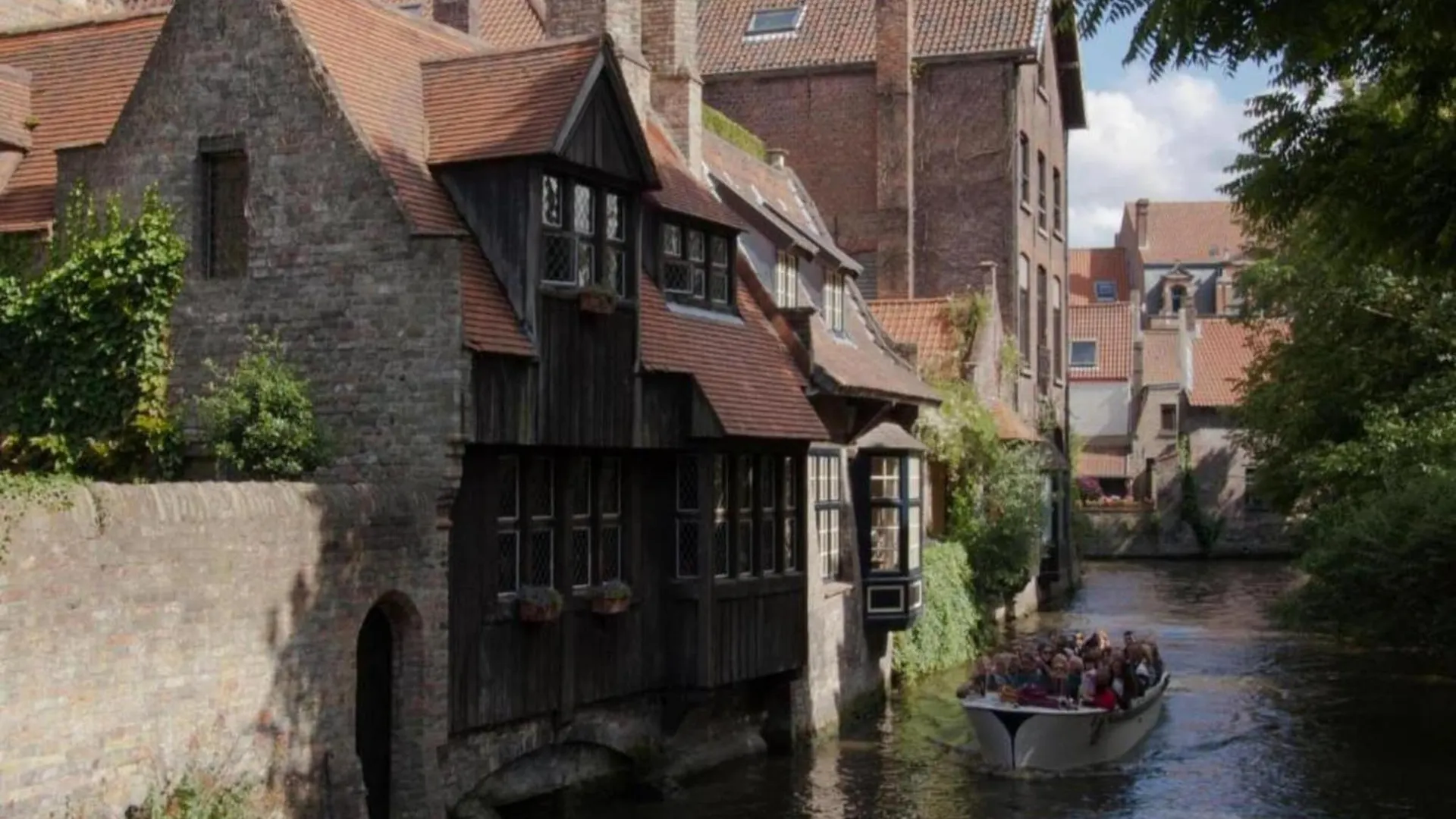 Дом отдыха Town House With View Over The 3 Towers Of Bruges, Cleaning Included